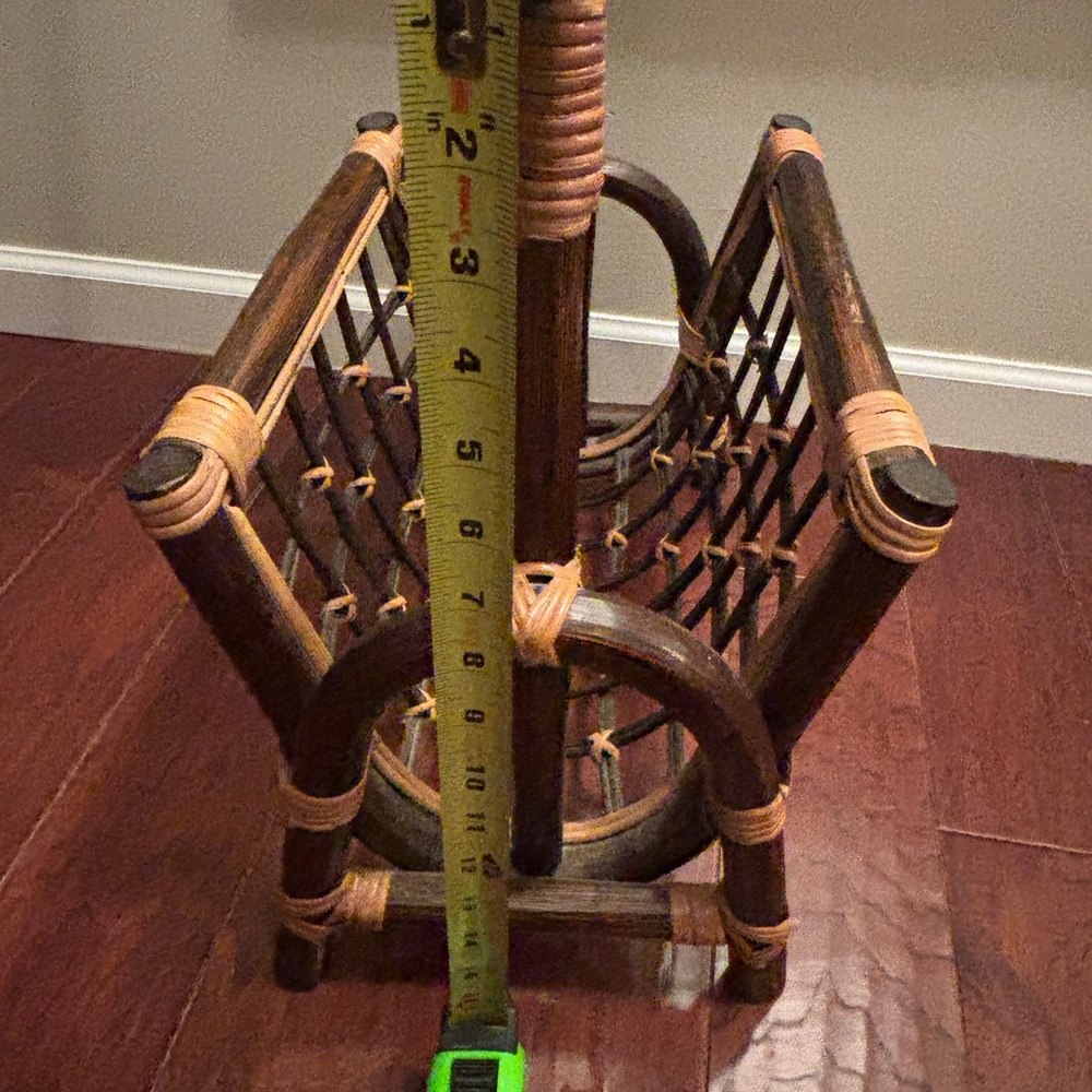 Vintage Rustic Brown Woven Magazine Rack - Picture 5 of 6